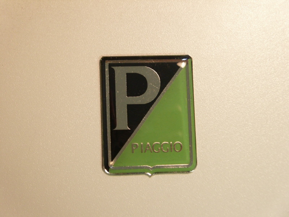 Emblem Piaggio Metall grün Vespa V30-33 / V1-15T / VM / VL1-2 / GS